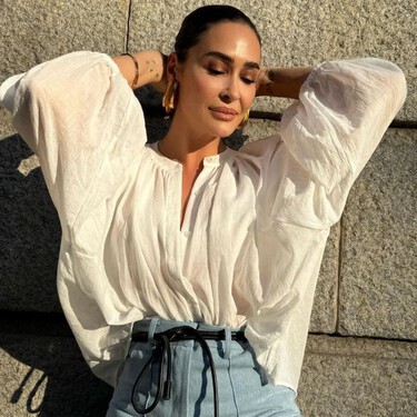 Zara firma el vaquero de 15 euros más favorecedor de las rebajas de enero que va genial con camisas, blusas y jerséis básicos 