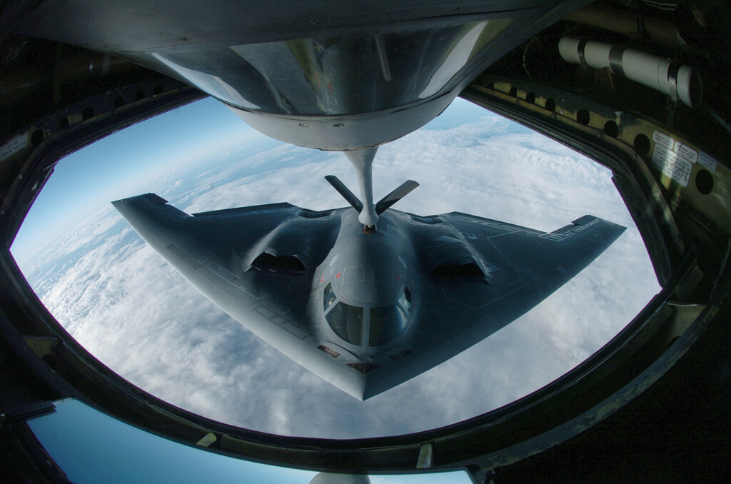EEUU está reubicando aviones militares en plena crisis en Oriente Medio. El B-2 no ha entrado en juego, pero ya intimida 