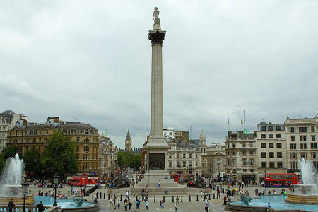 Trafalgar Square: donde viven los halcones y está la prisión mas pequeña del mundo