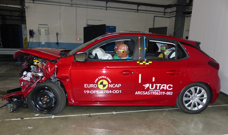 Cinco estrellas Euro NCAP para los  Mazda CX-30, Mercedes-Benz GLB y Ford Explorer PHEV, pero el Opel Corsa mantiene las cuatro