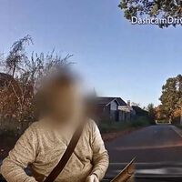 Este vídeo te enseña lo que pasa cada vez que miras el móvil conduciendo. Te va a quitar las ganas de hacerlo