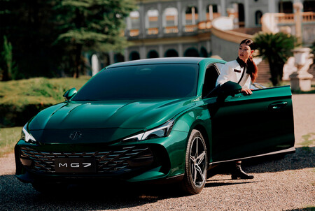 El MG 7 es un seductor fastback que por fin retoma la esencia de MG de antaño