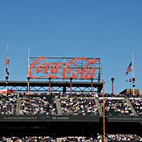 De neón a LED: así ha renovado Samsung el cartel más icónico del estadio de los New York Mets