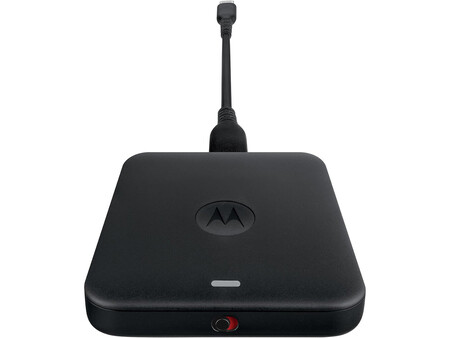 Conecte dois celulares ao Android Auto sem fio: conheça o novo adaptador sem fio da Motorola com o selo de aprovação do Google.