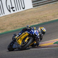 Andrea Locatelli ya podría ser ya campeón de Supersport en Barcelona y podio de infarto para Isaac Viñales