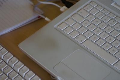 Más sobre las manchas de los Macbooks
