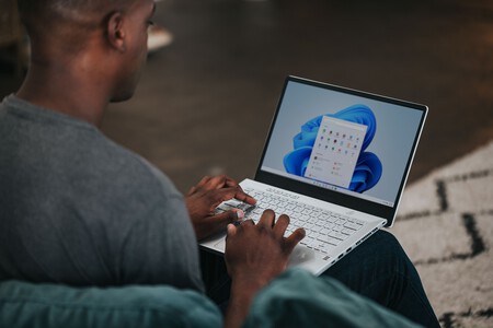 Anuncios hasta en el Explorador de Windows 11: Microsoft sigue su camino de llenar de promociones todo el sistema