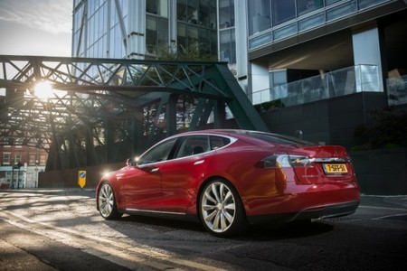 El Tesla Model S bate al BMW i3 en la lucha por ser el motor más ecológico del año