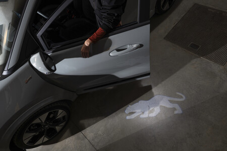 luz de bienvenida Ford Puma