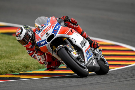 Rossi Vs Lorenzo Ducati 3