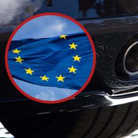 La prohibición de los coches de combustión en 2035 sigue en el aire: Europa retrasa la votación porque no hay acuerdo entre los países 