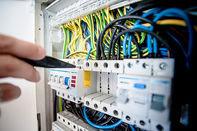 Javier Electricista De Cordoba A Un Cliente Se Le Fue La Luz 5 Veces Le Pedi Una Factura Y Descubri Que Tenia Distinta Potencia Contratada Segun El Horario