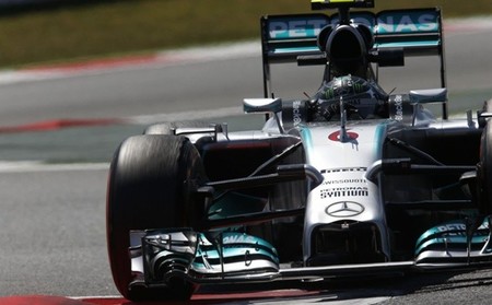Nico Rosberg delante en la FP3. Lewis Hamilton esconde sus cartas