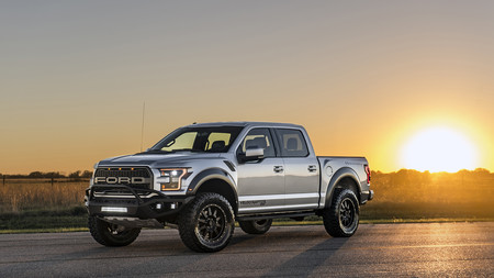 Más de 600 CV de locura americana para la Hennessey Velociraptor, ¡0-96 km/h en 4,2 segundos!