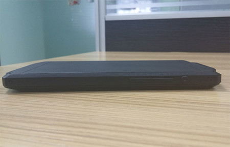 La batería de 10.000 mAh. de este smartphone promete una semana de autonomía