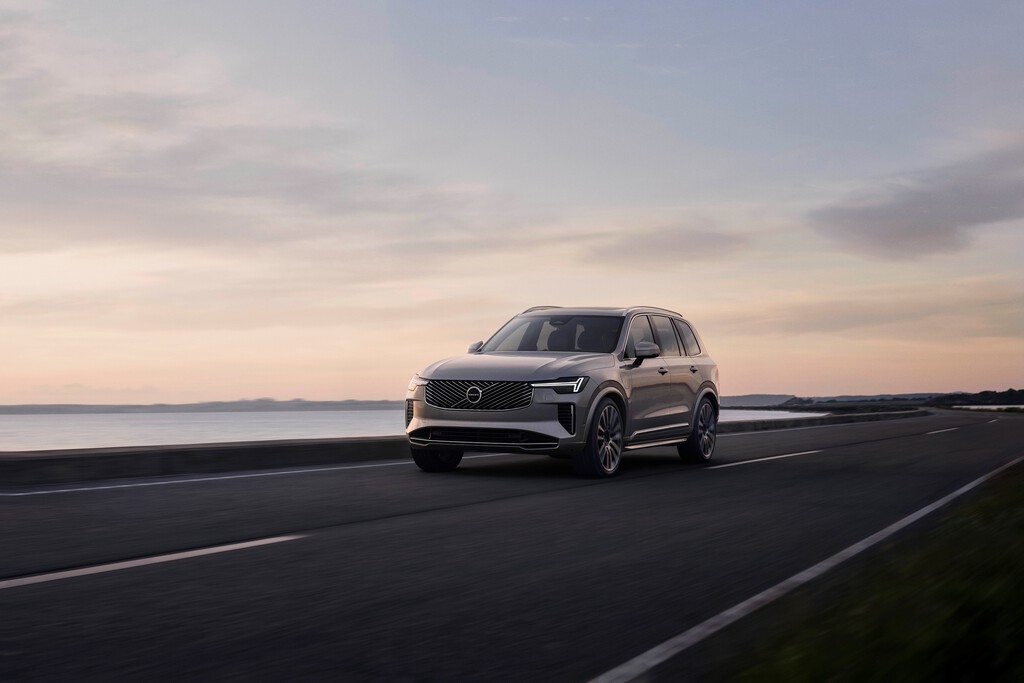 Nuevo Volvo XC90: un SUV de lujo híbrido enchufable como salvavidas antes de dar el salto al coche eléctrico