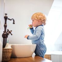 Cómo enseñar a los niños a lavarse los dientes 