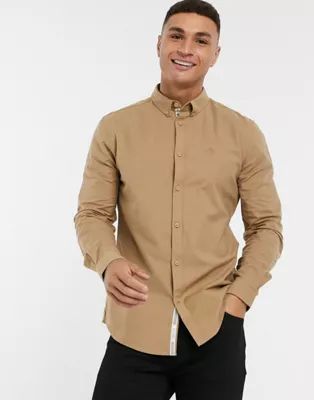 Camisa Oxford marrón clara de corte estándar y manga larga de River Island