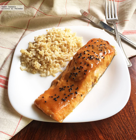 Salmón glaseado con miso y jugo de naranja. Receta