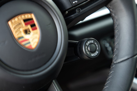 Porsche 911 992 mando selector de modos