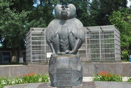 Monkey Monument Sukhumi2