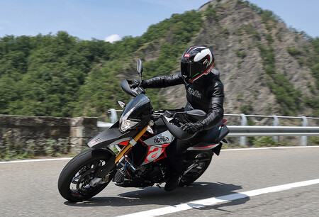 Aprilia Dorsoduro 900