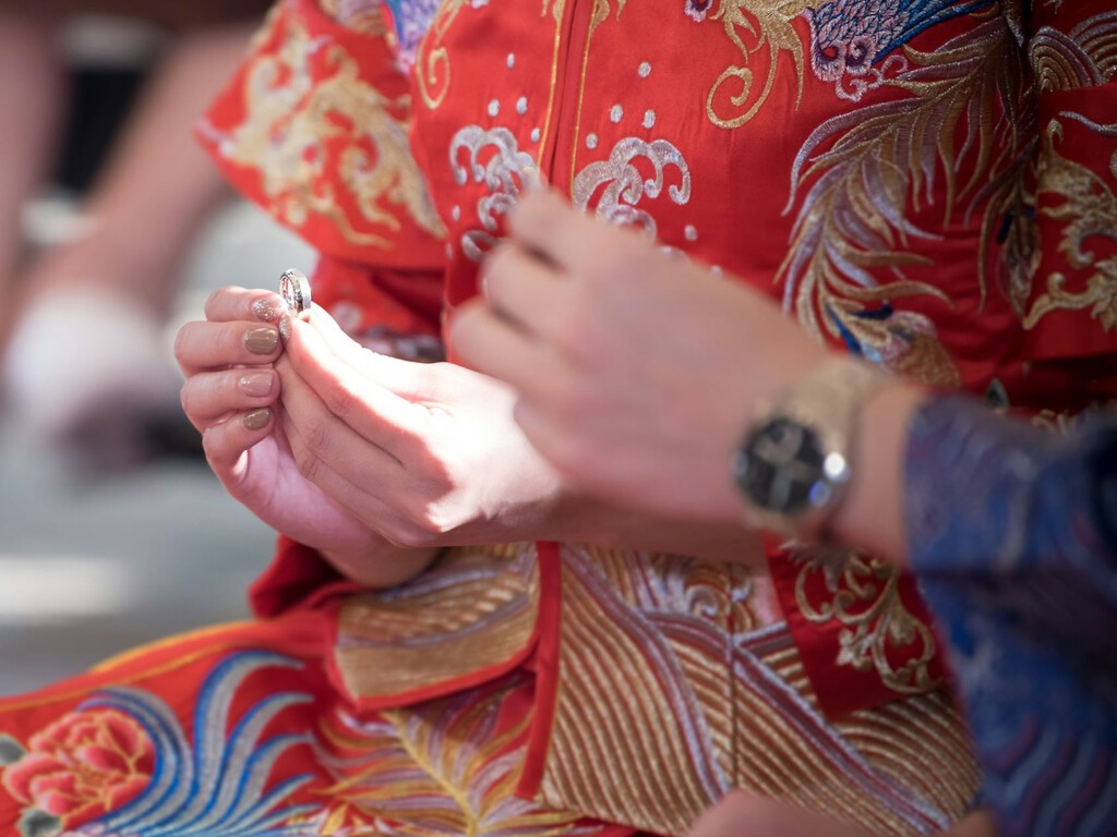 Las bodas en China se celebran con un exclusivo vino de arroz que es una de las bebidas alcohólicas más antiguas que se conocen