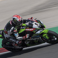 Jonathan Rea impone su ley en la primera carrera de SBK en Portugal y gana con un ritmo endiablado
