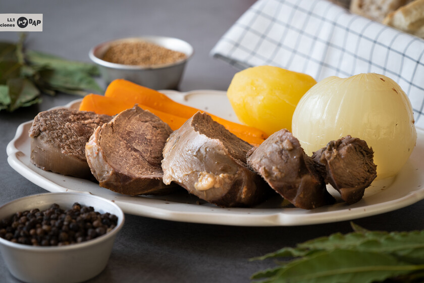 Cómo hacer corned beef, receta de carne en salmuera y cocida fácil