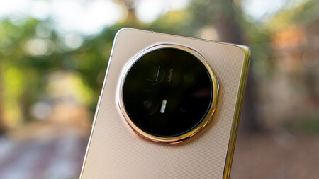 Camara Del Honor Magic V6