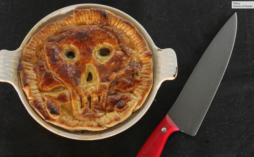 No sabemos si te atreverás a probar esta receta de tarta envenenada de la bruja que hemos preparado para Halloween