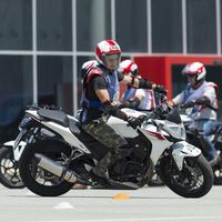 Los centros de la DGT están colapsados: 130.000 alumnos con esperas de más de tres meses para examinarse