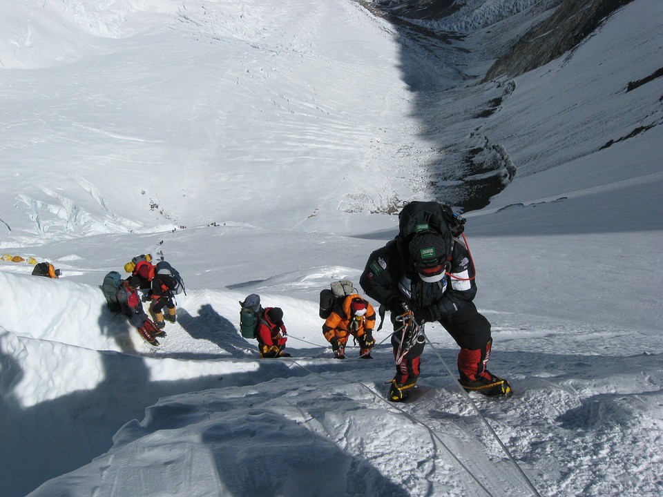 El hombre y la mujer que más veces han coronado el Everest 