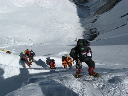 El hombre y la mujer que más veces han coronado el Everest