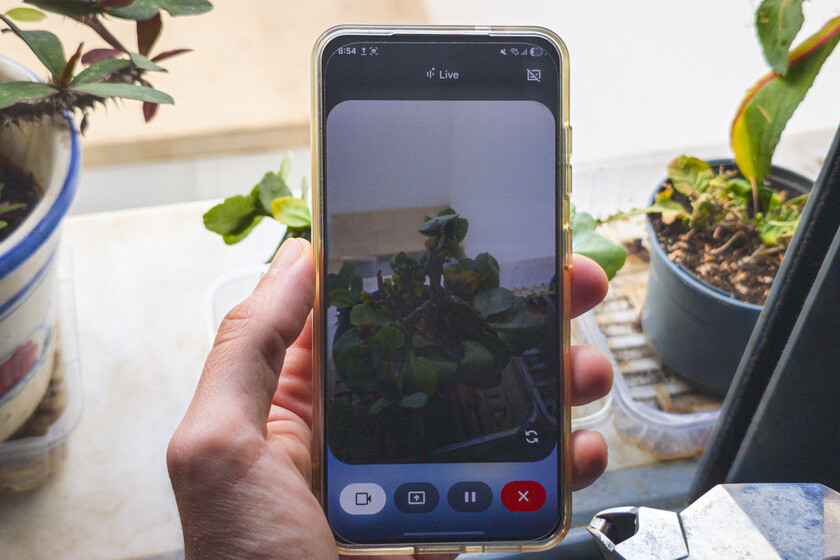 Si Gemini Live ya era la mejor herramienta de Google en años, pronto será aún mejor: empieza a casar con las apps más importantes 