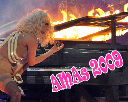 Noche de piñazos, espectáculo y premios en los AMAs