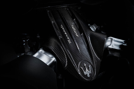 En laboratorio presurizado y a mano, así se fabrica el V6 Nettuno de 630 CV del Maserati MC20