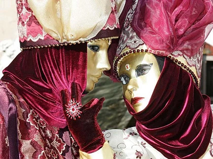 IEC#8: Vinos con máscara (de Carnaval)
