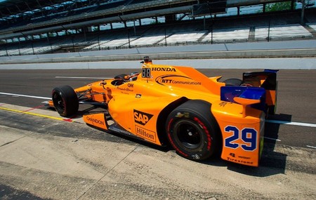 Fernando Alonso saldrá quinto en las 500 Millas de Indianápolis. Pole de Scott Dixon