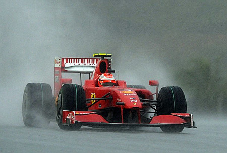 Ferrari se la jugó a una carta