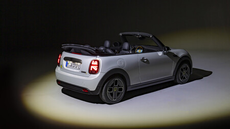 Mini Cooper Se Cabrio 2