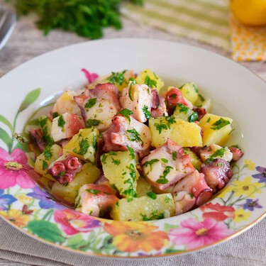 Durante tres días he estado repitiendo esta receta de ensalada que encontré en una vieja revista de cocina: sencilla y deliciosa, ¡quiero más! 