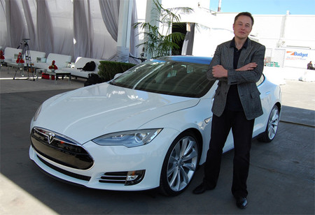 Elon Musk apunta que su gran fábrica de baterías no va a ser la única, que serán necesarias 199 más