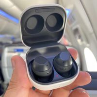 Probamos los audífonos Samsung Galaxy Buds FE en pleno vuelo en Colombia y así nos fue con su cancelación de ruido activa en un avión