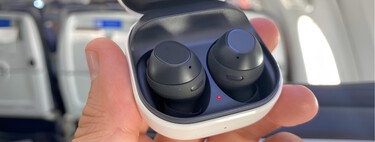 Probamos los audífonos Samsung Galaxy Buds FE en pleno vuelo en Colombia y así nos fue con su cancelación de ruido activa en un avión