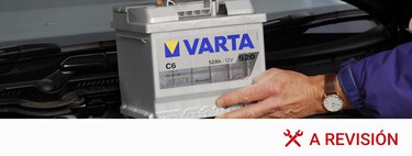 La batería de mi coche ha muerto y he decidido cambiarla yo mismo en lugar de ir al taller. Es facilísimo y me he ahorrado unos cuantos euros