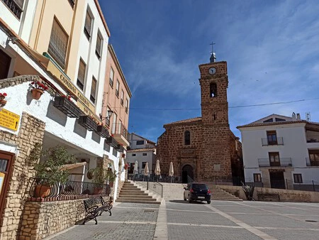 El Refugio De Rozalen 40 Anos Es El Pueblo De Las Cascadas Al Que Ha Vuelto A Vivir Tras Frenar Su Carrera Necesito Estar En Mi Pueblo Con La Gente Que Quiero
