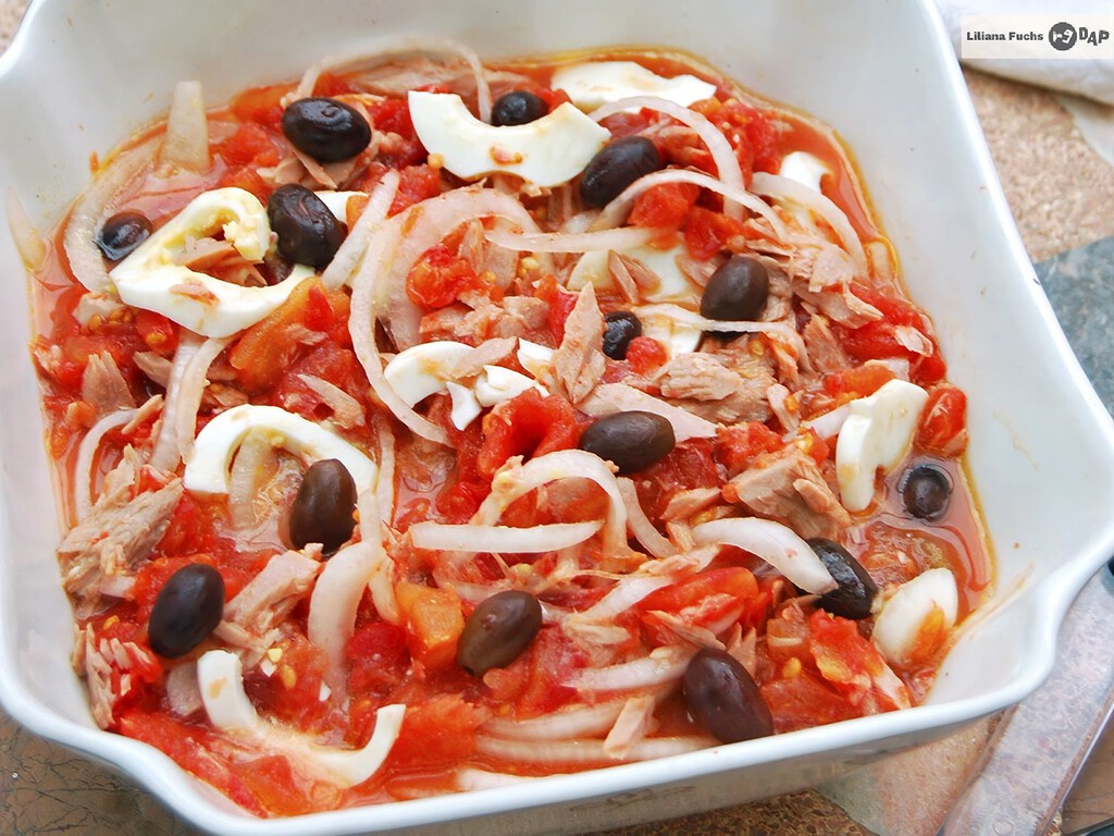 Ahora tenemos tomates que saben a tomate, pero mi receta murciana favorita para cenar se hace con tomates de lata