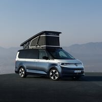 Llega la nueva Volkswagen California: una T7 electrificada y más equipada que busca seguir siendo la referencia camper