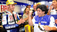 Valentino Rossi y sus amiguitos